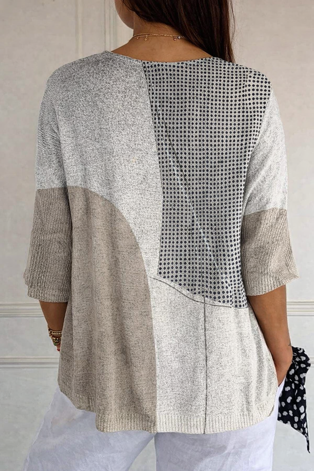 Casual Knitted Jumper with an Abstract Geometric Pattern